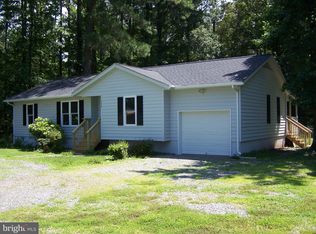 742 N Glebe Rd, Montross, VA 22520