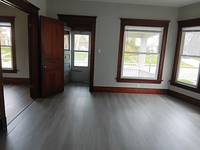 1702 S 10th St — Photo 10