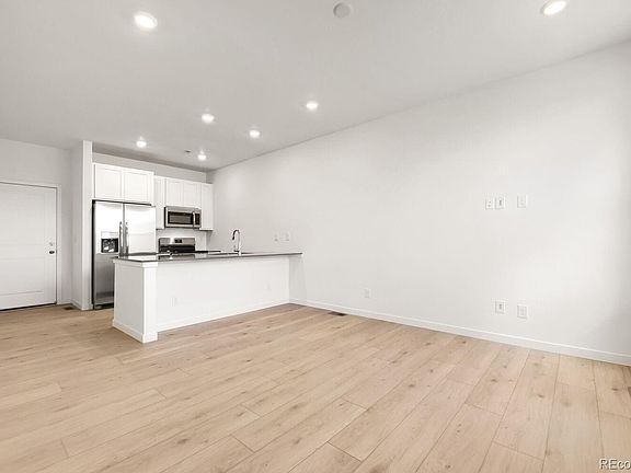 3rd image of 15539 Gilpin Avenue