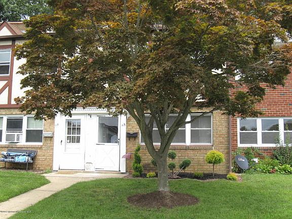 2nd image of 113 Briar Mills Dr