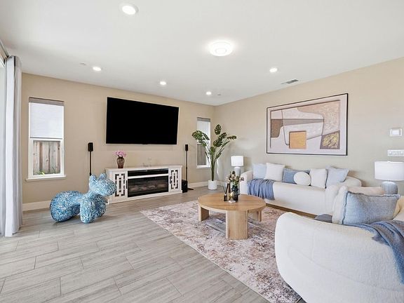 4th image of 2551 Veneto Ct