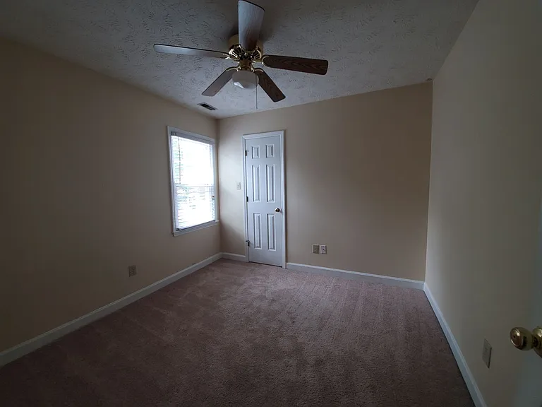 3508 Gowan Ln — Photo 15