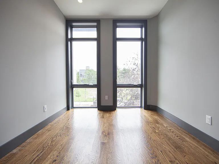 81 Stanhope St #2A — Photo 5