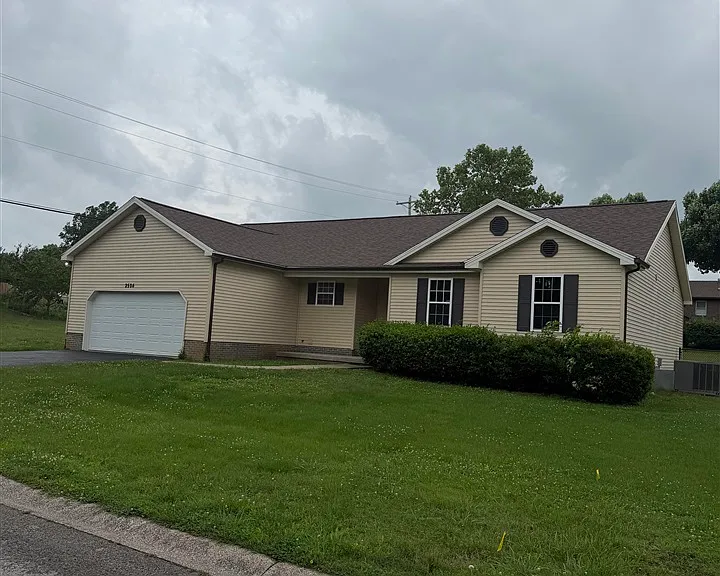 2524 Stonebridge Ln — Photo 1