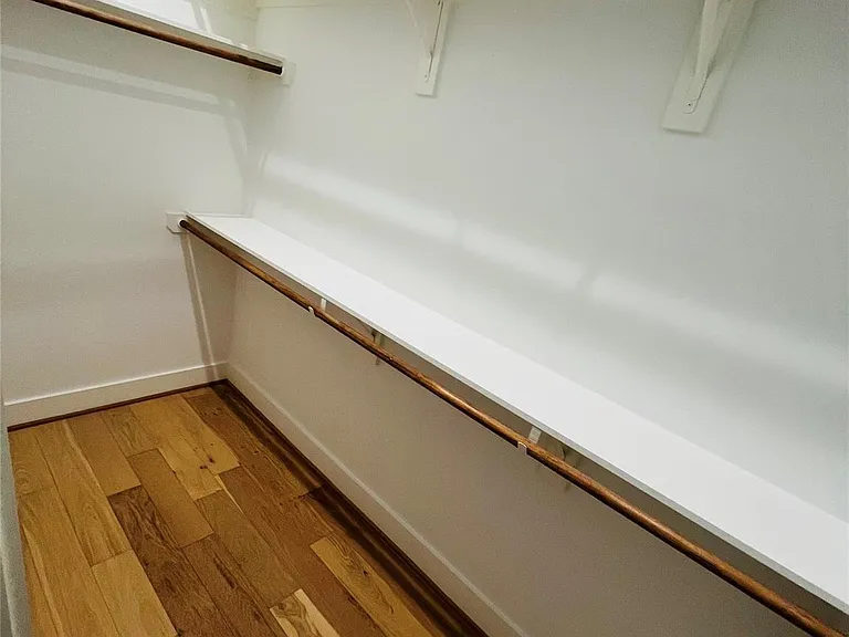 1103 W 15th 1/2 St #A — Photo 25
