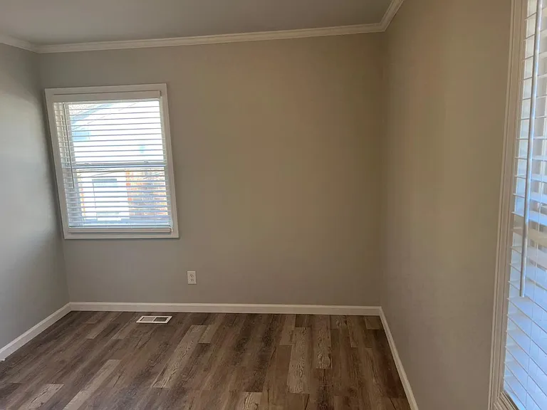 207 Herbert St — Photo 16