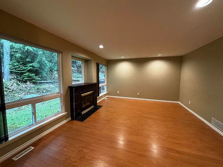 1605 Salal Cres — Photo 20