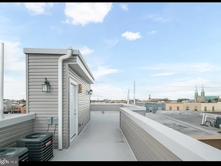 3127 Richmond St #3 — Photo 7