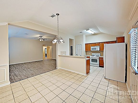 5th image of 11839 Belle Ct