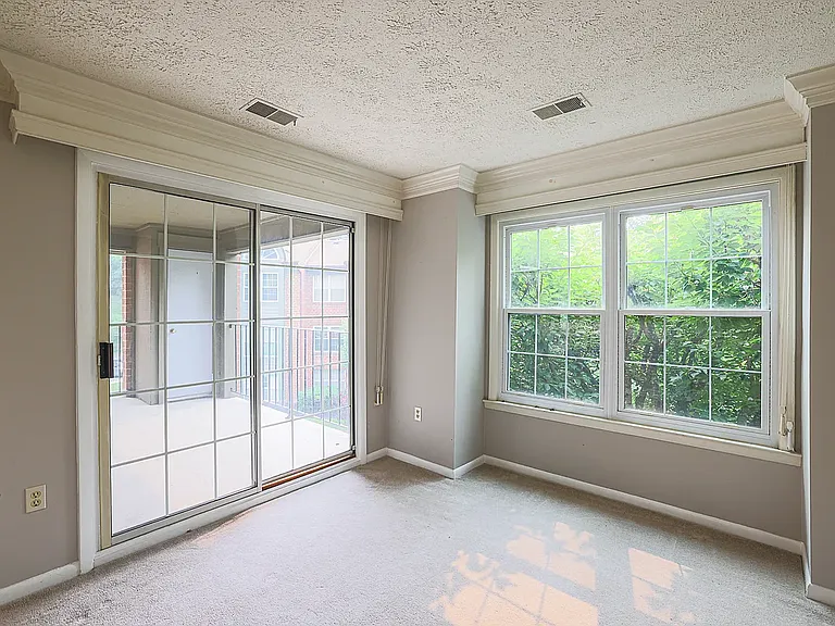 7 Pipe Hill Ct #B — Photo 12
