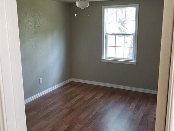 4th image of 502 Milam Dr