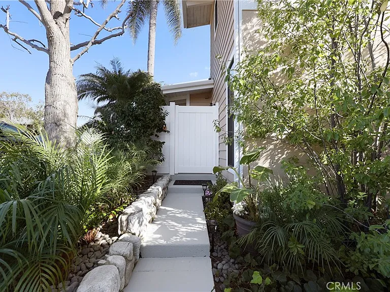 454 Seaward Rd — Photo 30