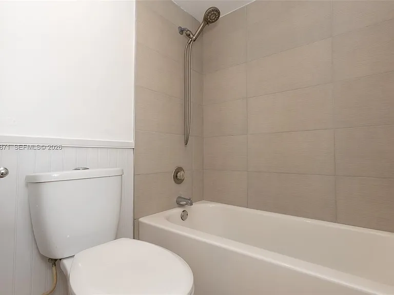 10500 SW 108th Ave #B414 — Photo 33