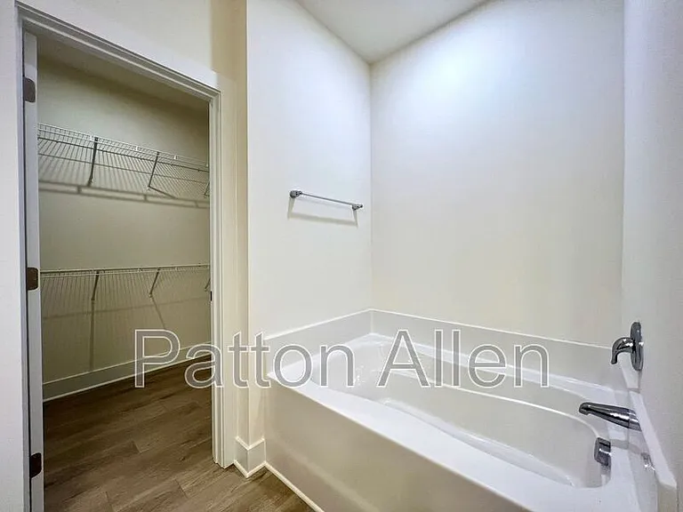 117 N Christie Ct — Photo 18
