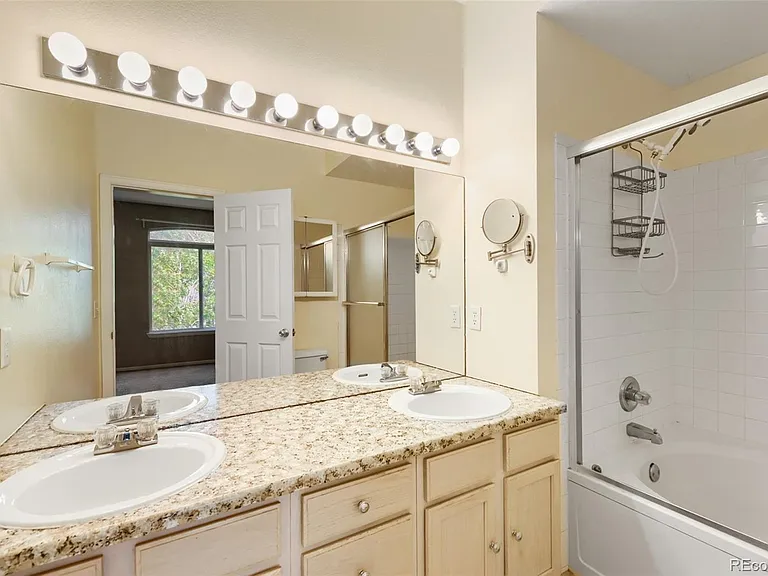 2575 S Syracuse Way #H104 — Photo 17