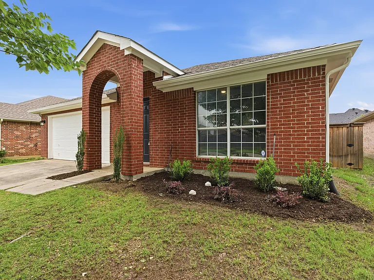 2051 Sunny Side Dr — Photo 5
