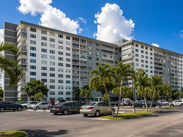 3800 Hillcrest Dr APT 315, Hollywood, FL 33021