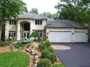25735 Maple View Ct, Shorewood, MN 55331
