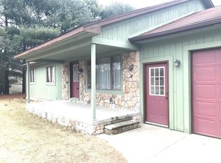 1801 Kingston Dr, Pinckney, MI