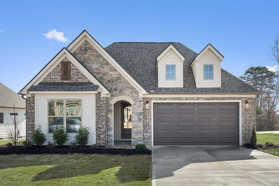 Similarly built Hunter