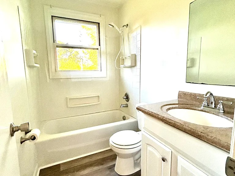 812 Perry Dr — Photo 8