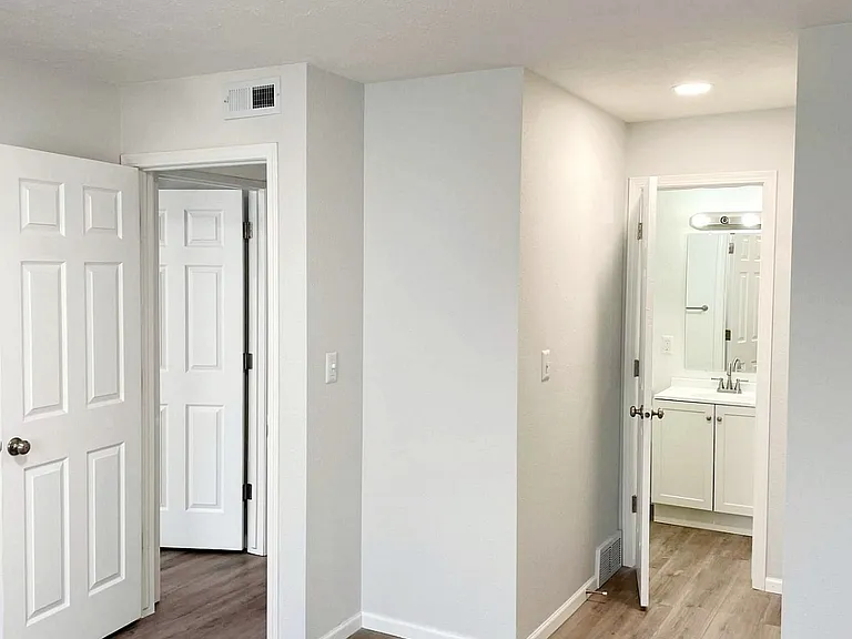 4915 Huntington Ave #6 — Photo 10