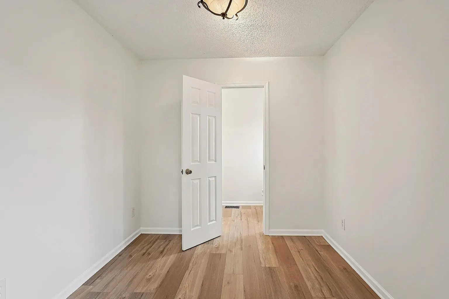 38 Middleton Ct — Photo 3