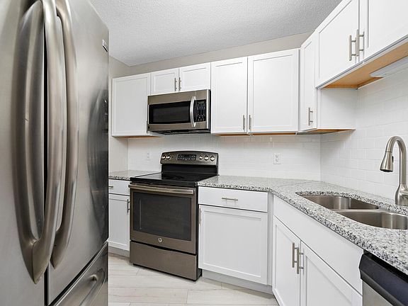 4th image of 2930 Blaisdell Ave APT 231