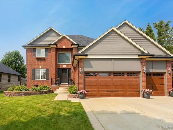 53599 Ashley Dr, New Baltimore, MI 48047