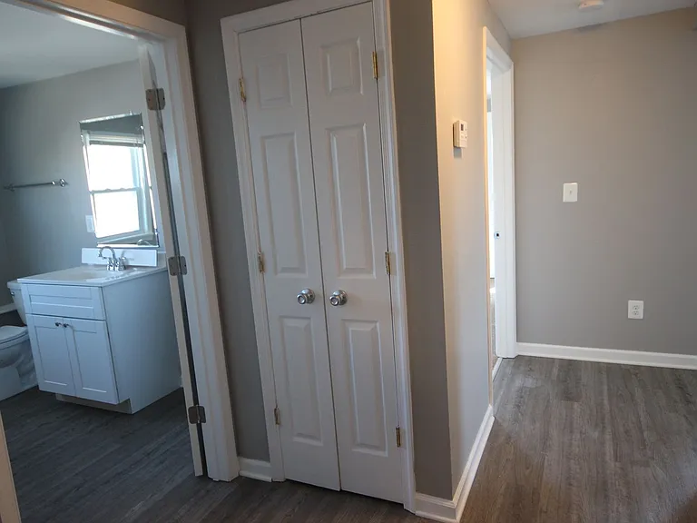312 N Philadelphia Blvd — Photo 3