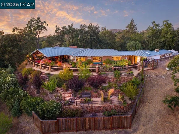 925 Beech Dr, Walnut Creek, CA 94596