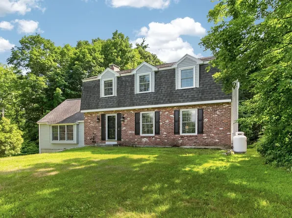 99 Stage Road, Hampstead, NH 03841