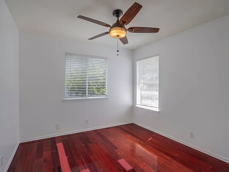 918 Estate Dr — Photo 15