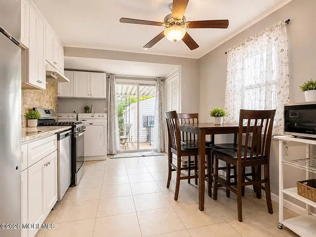 3 bed, 872 sqft, $3,000 — Photo 2