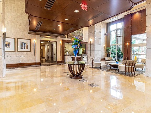 5th image of 19501 W Country Club Dr APT 2103