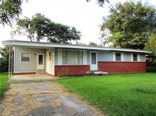 2703 Pecan Dr, Pascagoula, MS 39567