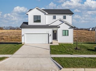 610 N 17th St, Indianola, IA 50125