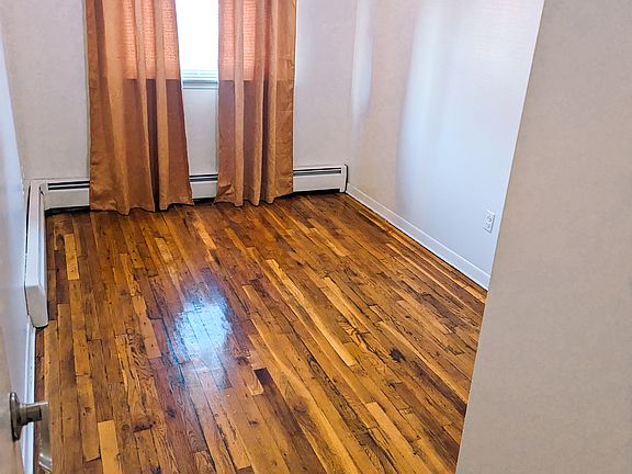 5th image of 4462 Byron Ave Floor 2