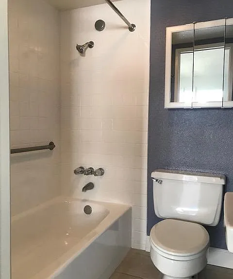 Smoke Tree Studio Apartments — Photo 32