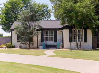 2017 Huntington Ave, Nichols Hills, OK 73116