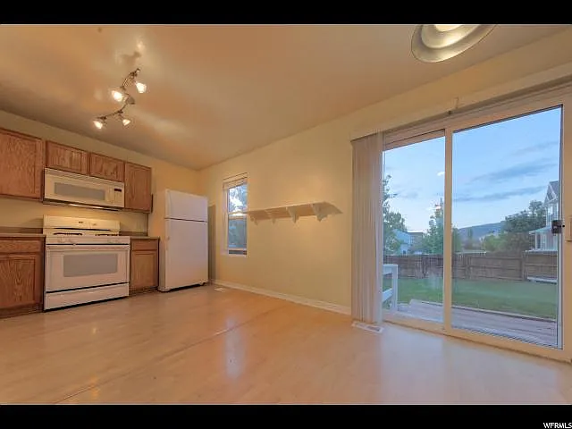 386 W 500 N — Photo 17