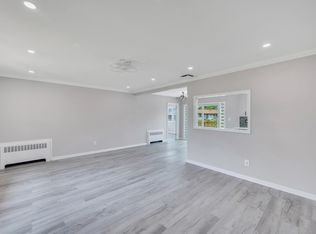 66 Riverdale Rd, Valley Stream, NY 11581