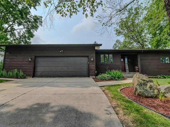 225 Palmer Pkwy, Lodi, WI 53555
