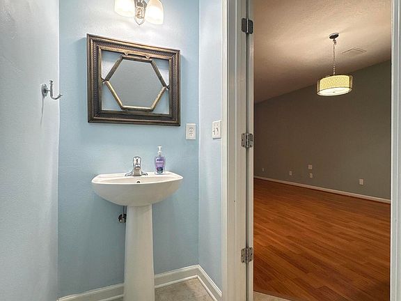 4th image of 13547 STONE POND Drive