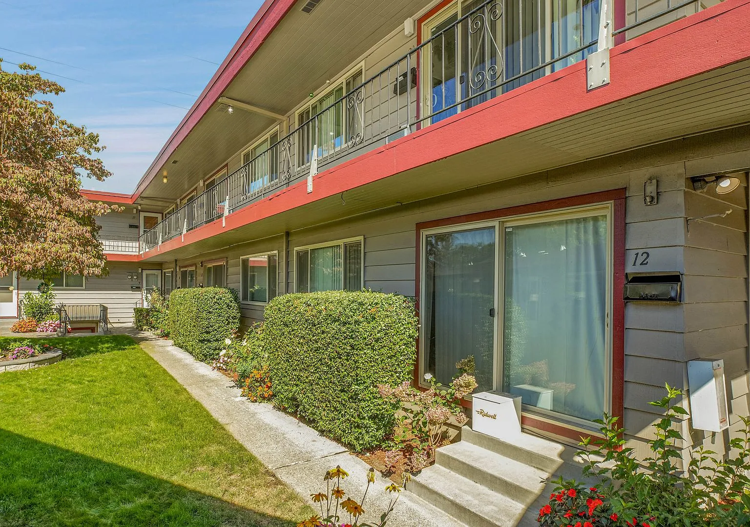 Cliff Manor Apartments — Photo 2