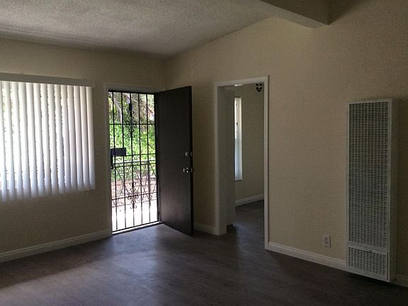 4th image of 7120 S La Cienega Blvd APT 3