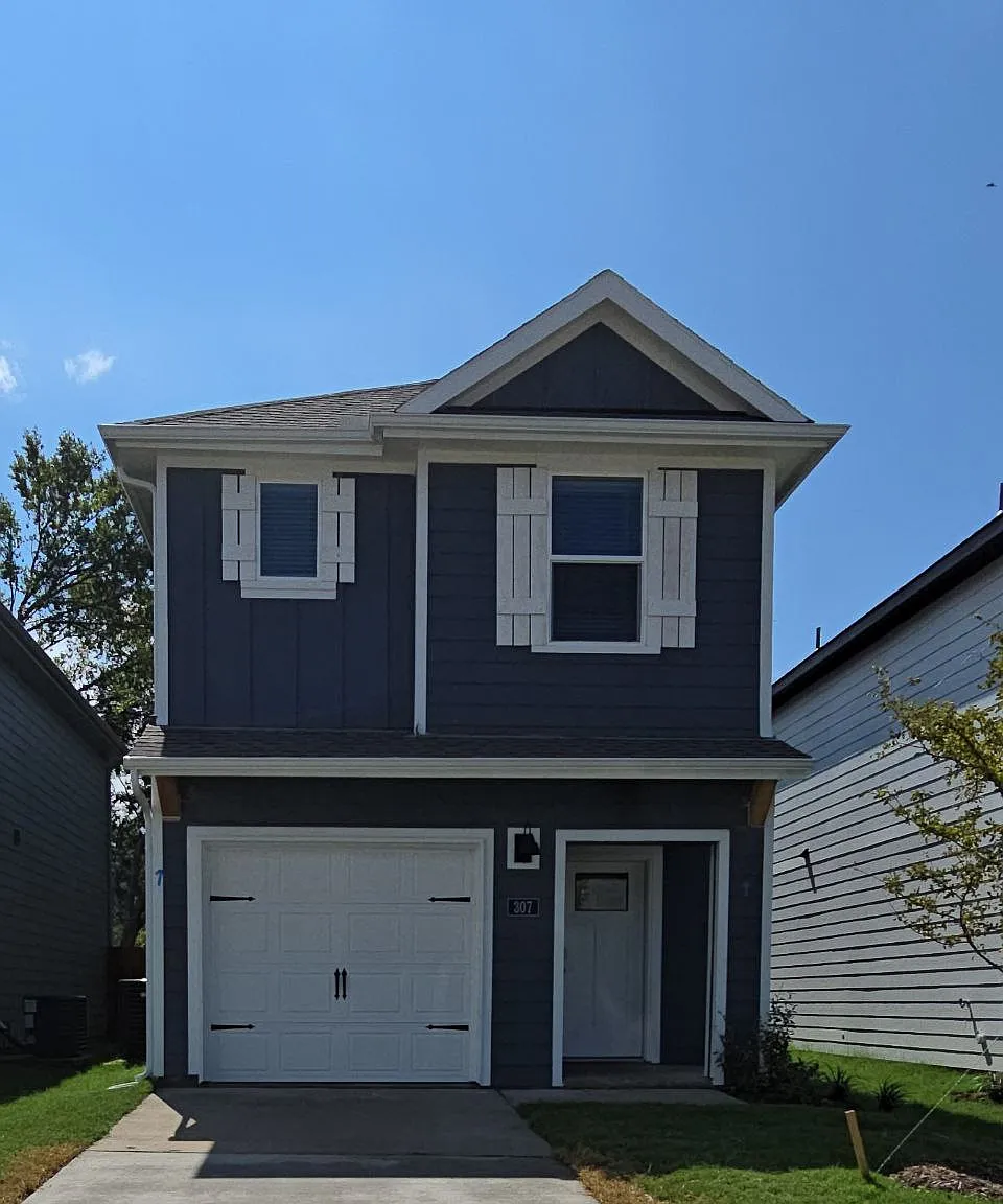 307 Clematis St — Photo 1