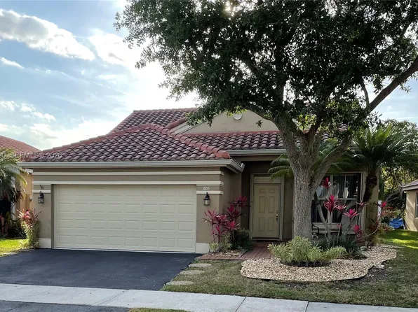 805 Falling Water Rd, Weston, FL 33326