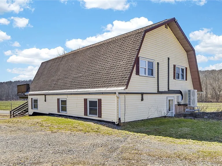 999 Salmon Creek Rd — Photo 31