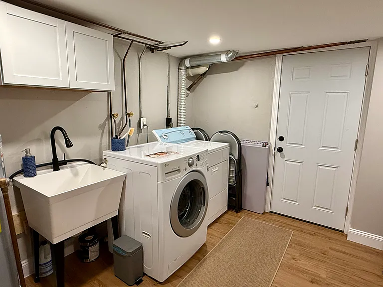 33B Grape St — Photo 23